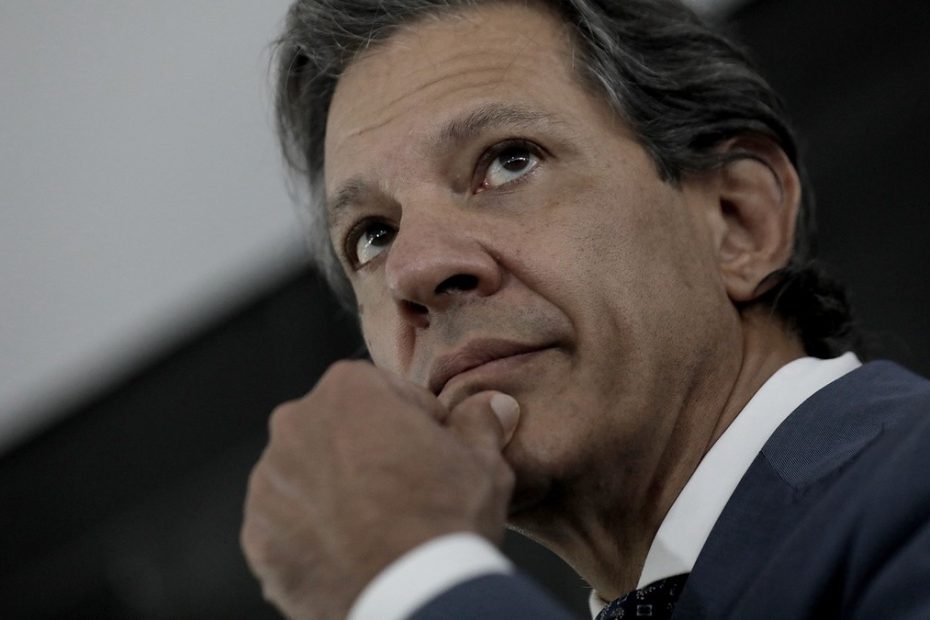 Aumento de gastos está congelado até que país encontre sustentabilidade, diz Haddad