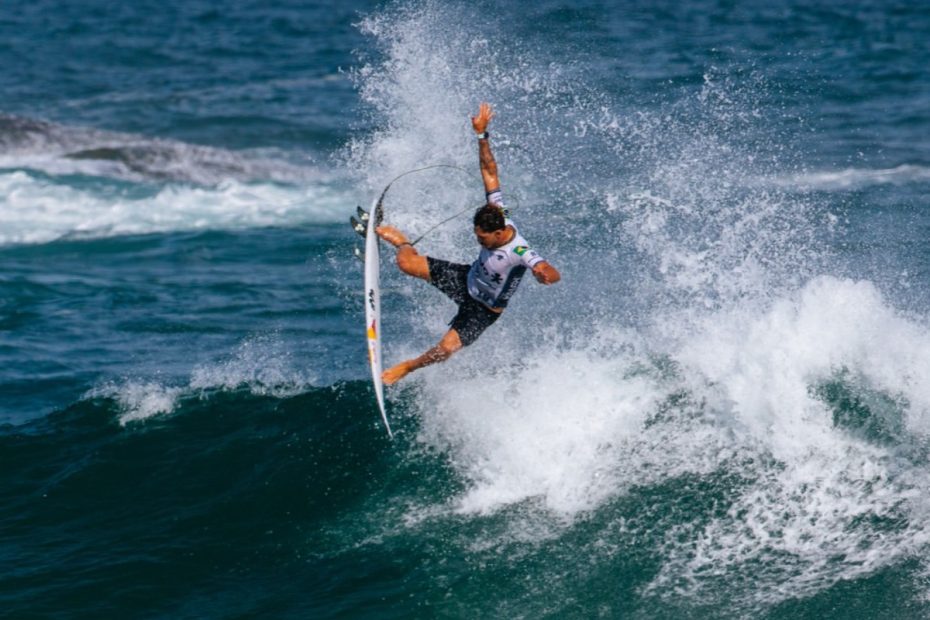 Sem ondas, WSL anuncia que competições estão suspensas por dois dias