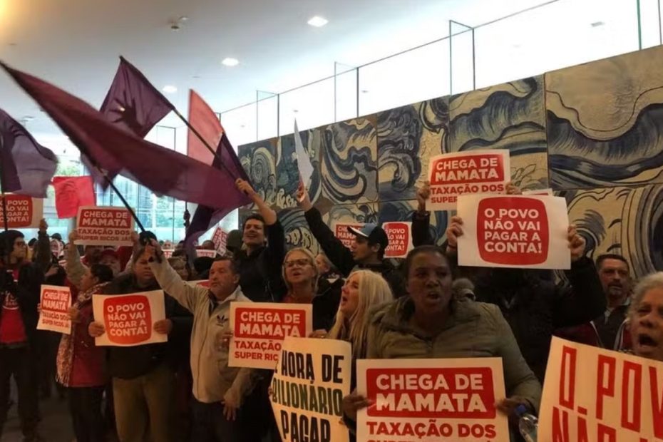 Deputado do MBL pede que MP-SP investigue ocupação de sede do Itaú na Faria Lima