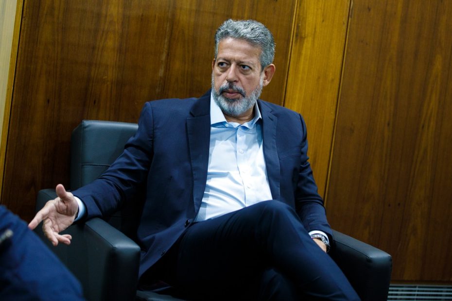 Lira diz que é momento de ‘dar passo atrás’ na crise para avançar com proposta do IR na próxima semana