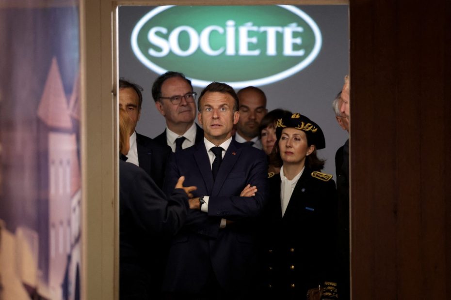 Macron ameaça Irã com retaliações por franceses encarcerados