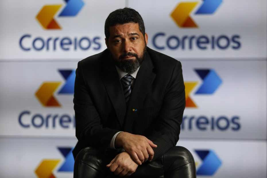 Presidente dos Correios pede demissão após prejuízos bilionários
