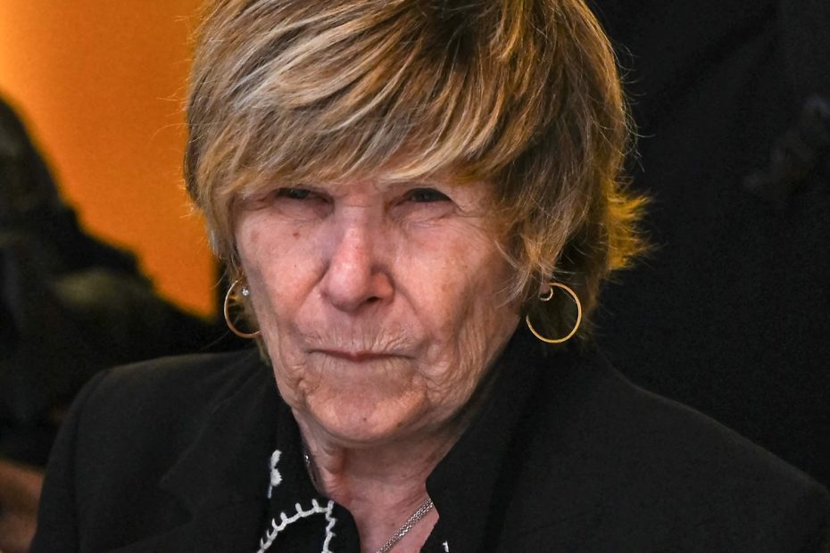 'Rainha' dos paparazzi é condenada por chantagem na França