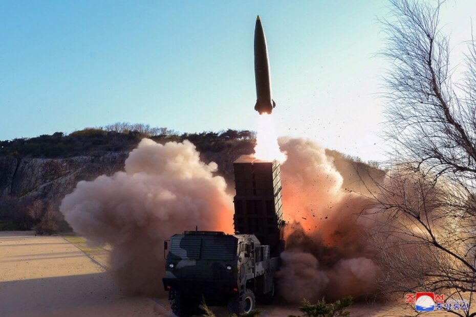 Coreia do Norte dispara míssil balístico, dizem militares sul-coreanos