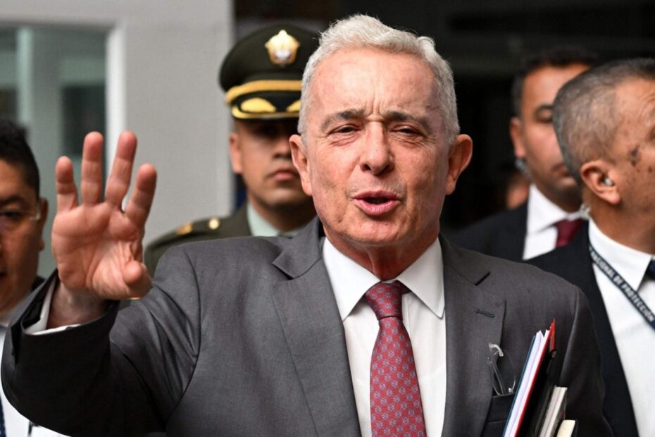 Justiça da Colômbia revoga condenação de ex-presidente Uribe por suborno e fraude processual